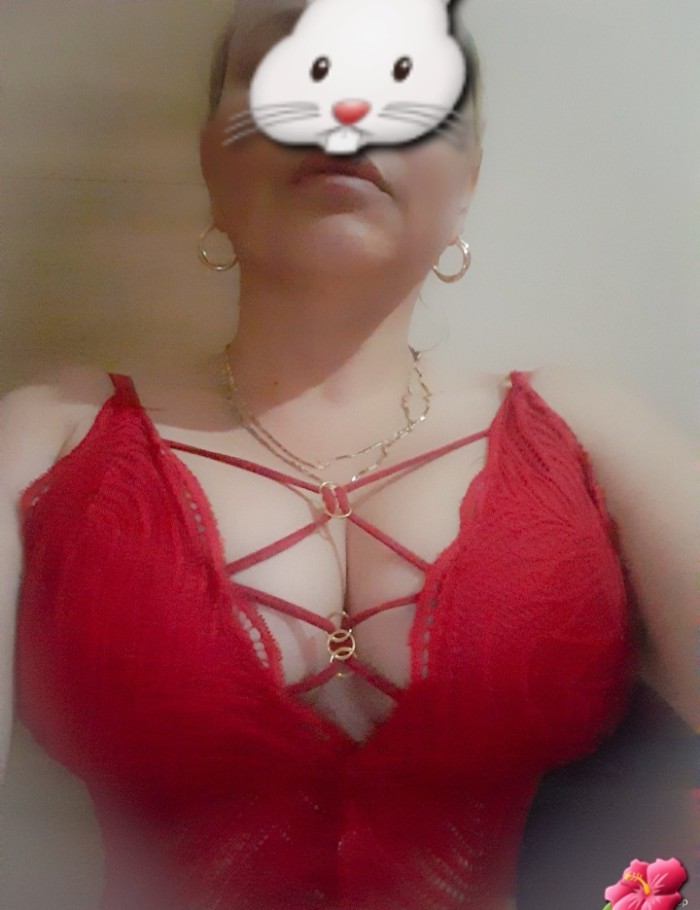 TANIA LA REINA DE LA MAMADA…