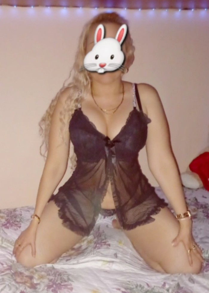 TANIA LA REINA DE LA MAMADA…