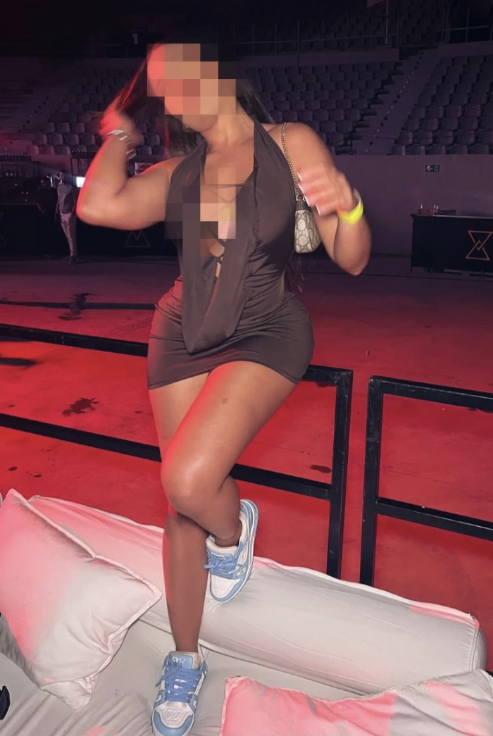 JOVEN COLOMBIANA FIESTERA INDEPENDIENTE