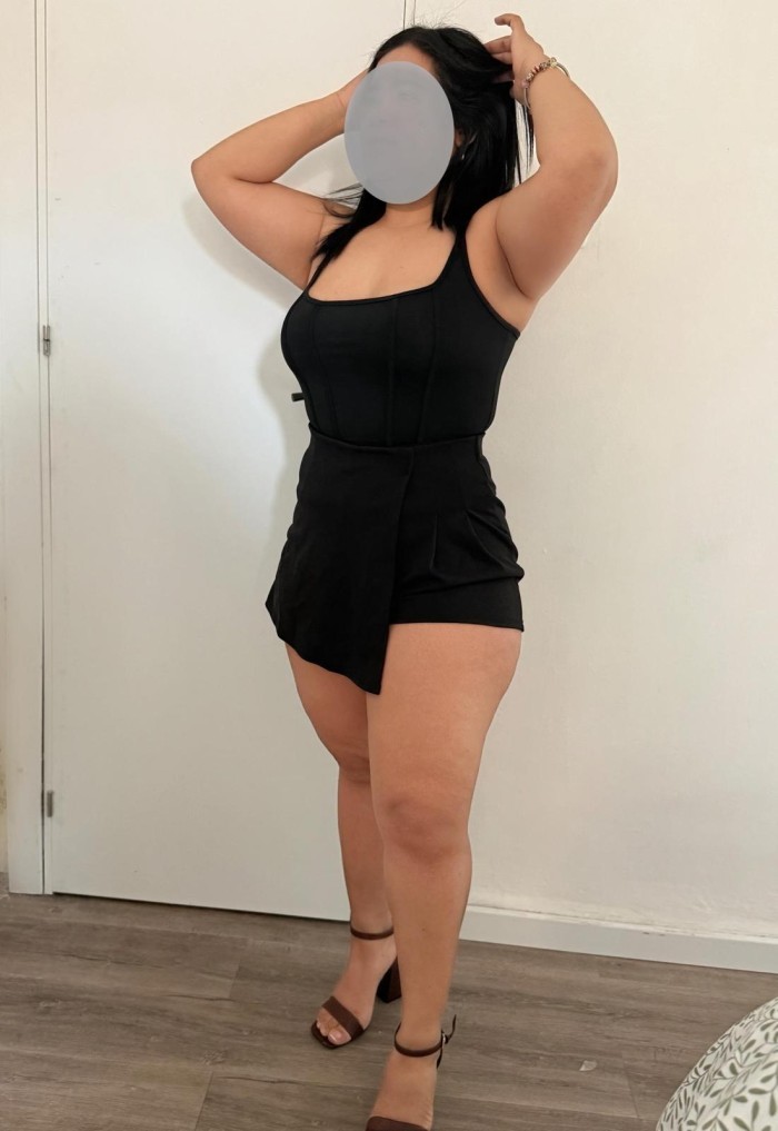 LATINA CON MUCHA GANAS DE POLLA