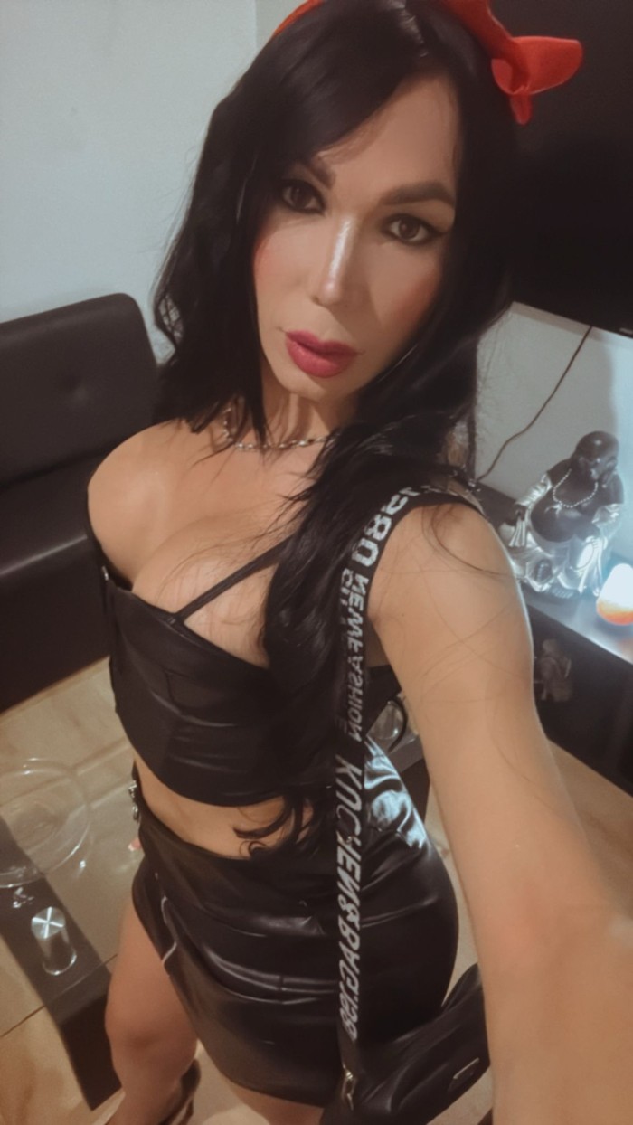 TRANS CACHONDA TE FOLLA POR 50 EUROS