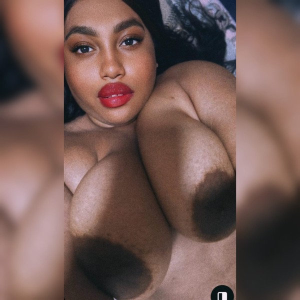 Cachonda y fogosa y fiestera