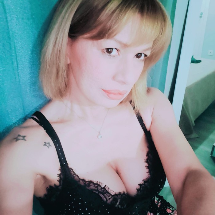 Trans Madura española con buena polla