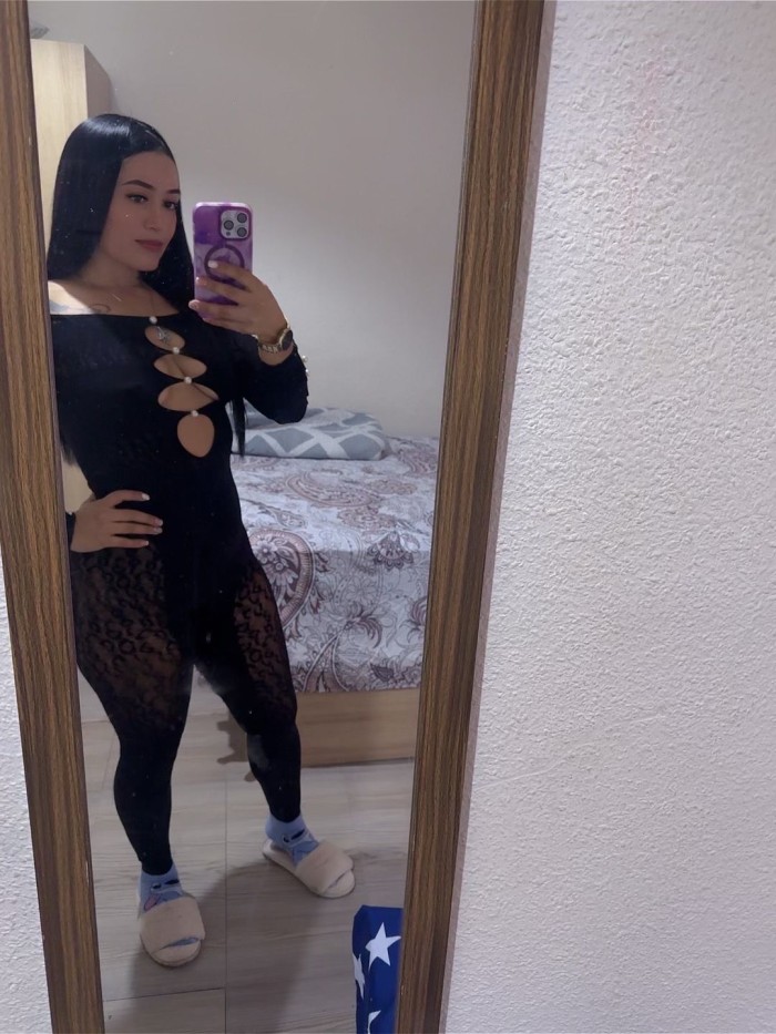 CALIENTE DIVERTIDA GUARRILLA CON GANAS DE SEXO