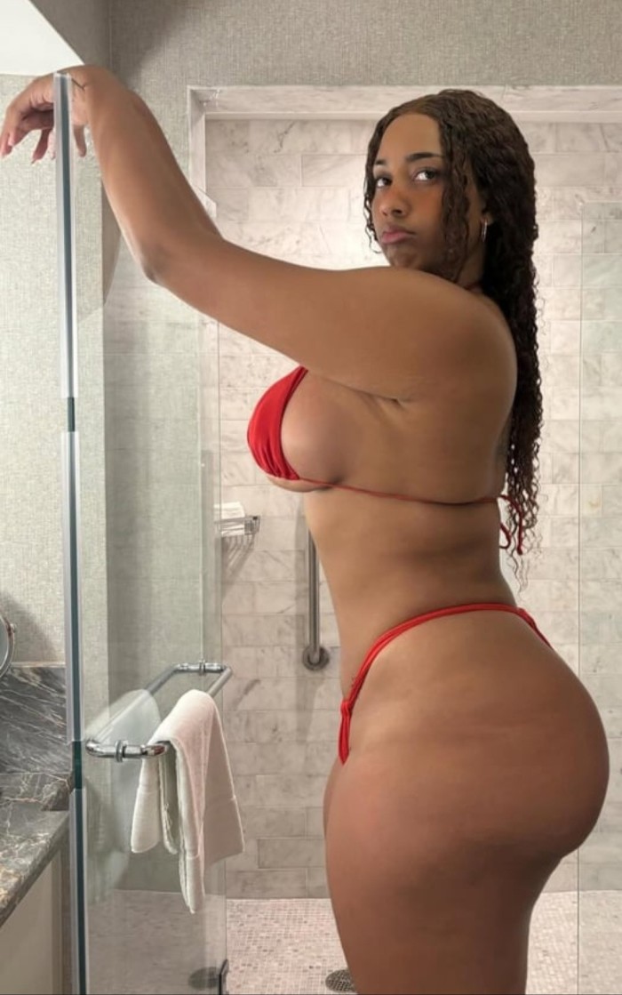 Diana morena te sacó la leche.💦💦