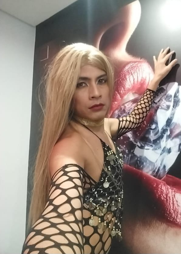 NOVEDAS EN LLEIDA TRANS LATINA MUY GUARRA Y LECHERA
