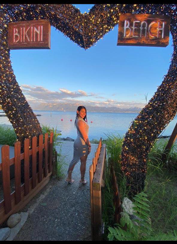 CHOCHITO APRETADO Y MOJADO