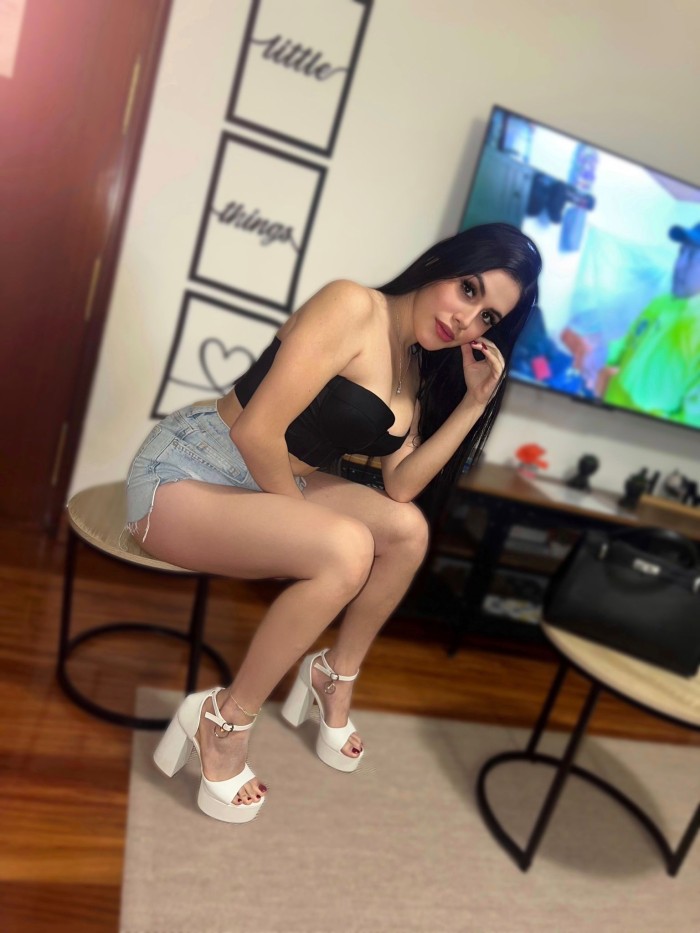 Rubí 19 años… colombiana caliente y sin límites