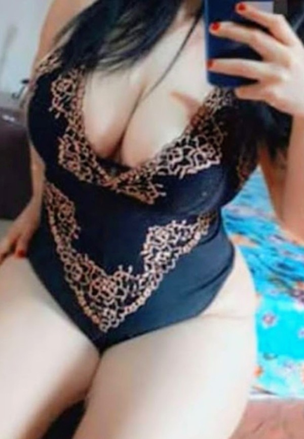 TE LA COMO ENTERA HASTA EL FINAL RECIEN LLEGADA A VALDEPEÑAS 50€ CON GRIEGO