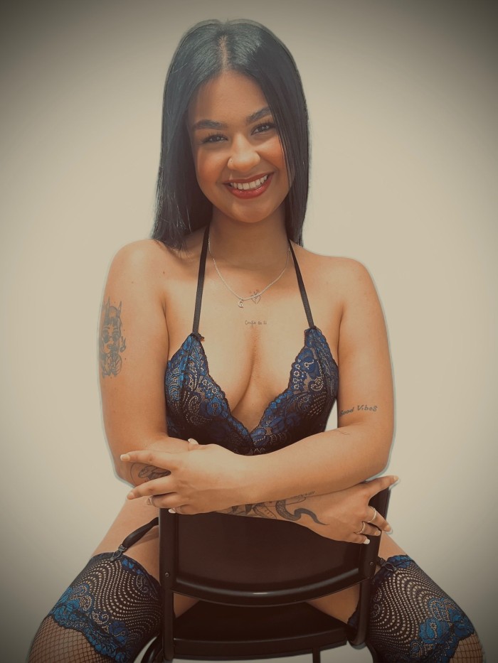 QUIERO TU POLLA MUY DENTRO DE MI HUMEDO COÑO