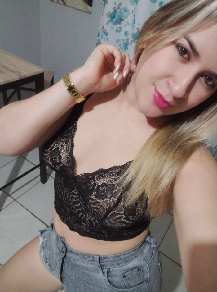 RUBIA ENCANTADORA CON GANAS DE CHUPARTELA TODA😈🔥