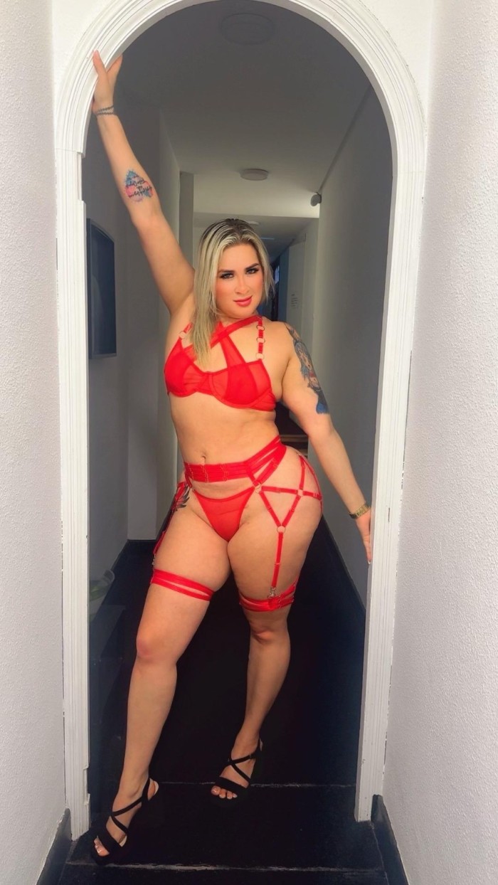 RUBIA ENCANTADORA CON GANAS DE CHUPARTELA TODA😈🔥