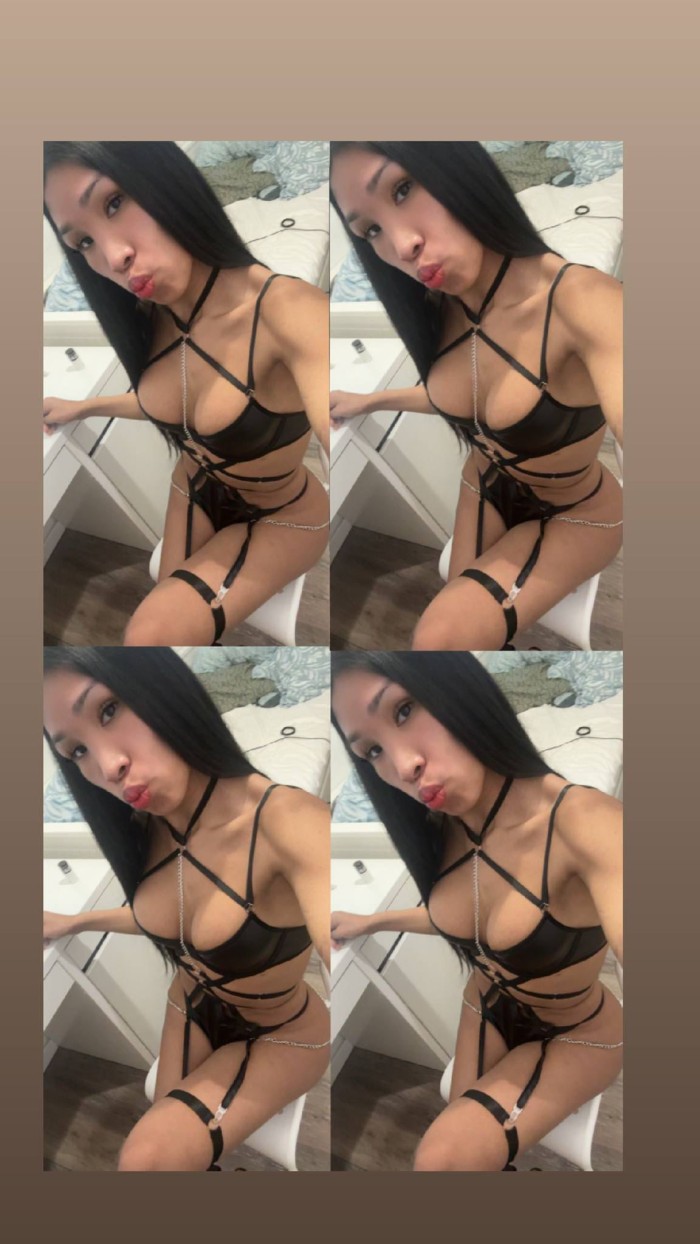 Colombiana ardiente en Sagrada Familia