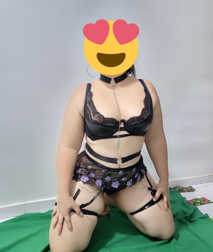 VEN QUIERO HACERTE UNA RICA Y DELICIOSA CHUPADA