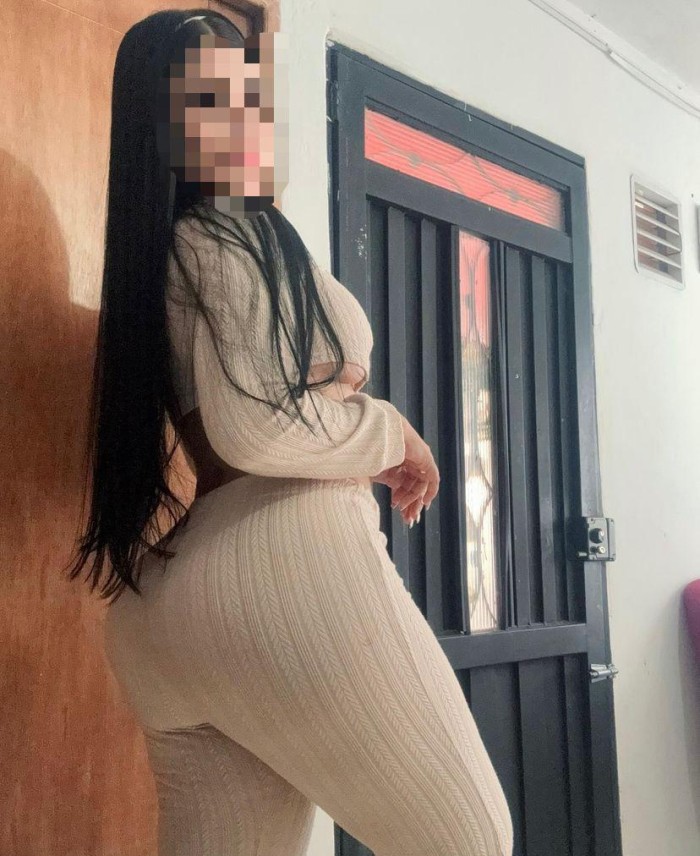 Culazo tetona y muy implicada en (vía Julia)