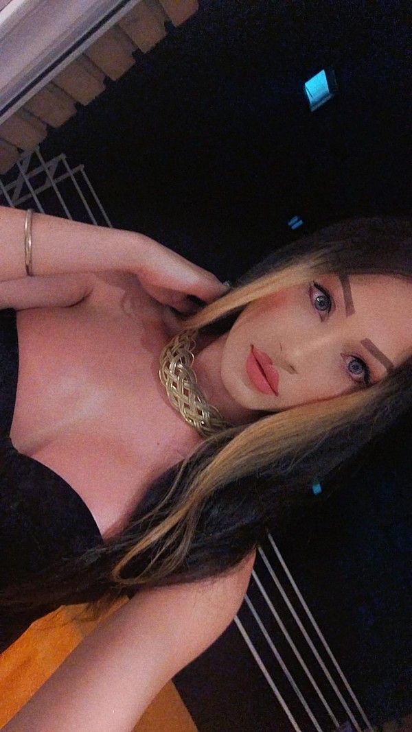 ANGELA TRANS SENSACIÓN FIESTERA