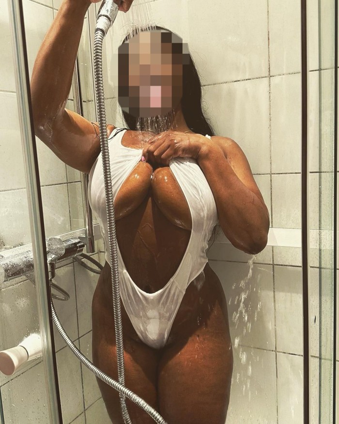 MULATA DE RICOS SENOS PARA GOZAR