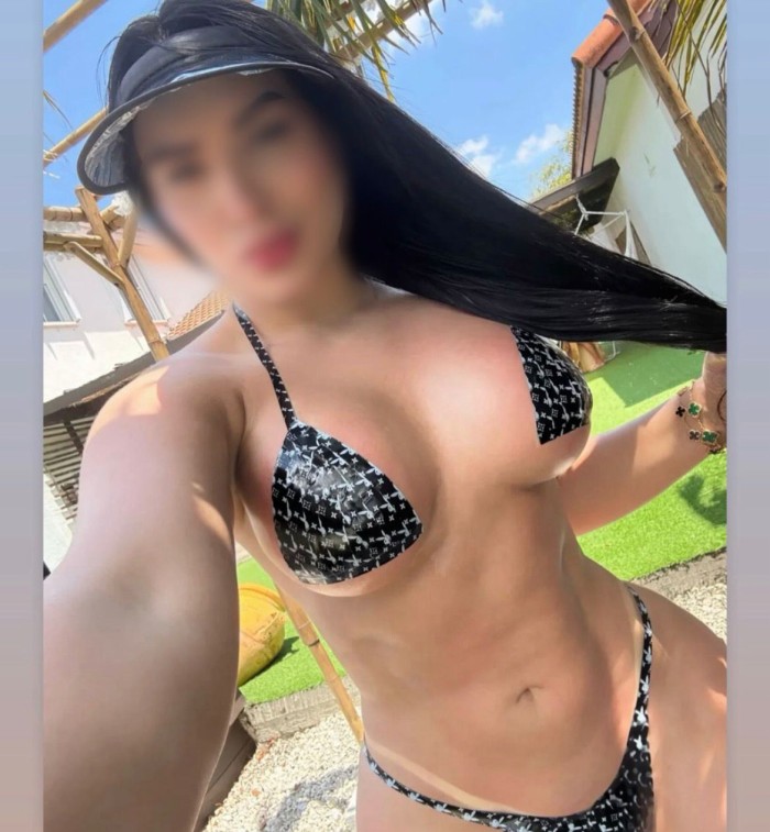 LATINA EXTROVERTIDA Y MUY ARDIENTE