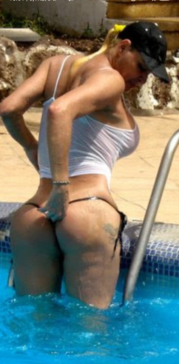 (POR PLAZA ESPAÑA) TRANS LANA PIOVANY UN MUJERÓN Y SU 23CM Y LECHERA