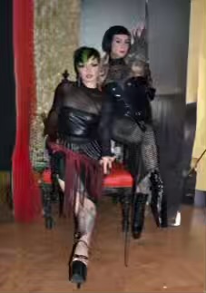 Mistress Boo y Mistress Ilina Poisoned