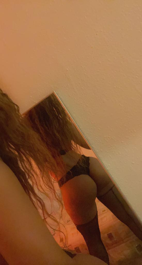 Ardiente y exotica fiestera