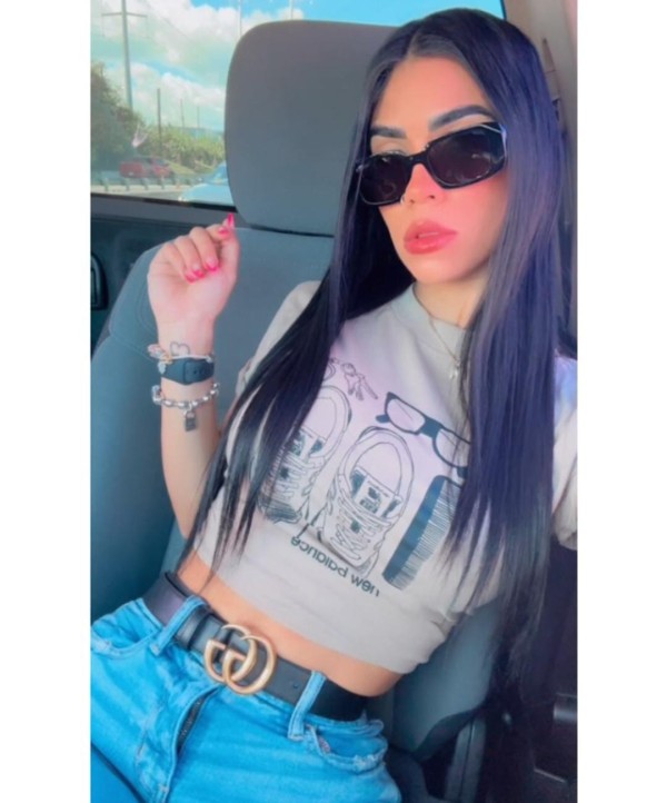 Hola… Mi nombre es VALERIA , soy una chica Trans con un espectacula