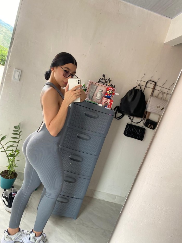 JOVENCITA PERVERTIDA CAÑERA TRAGONA MUY CHUPONA Y