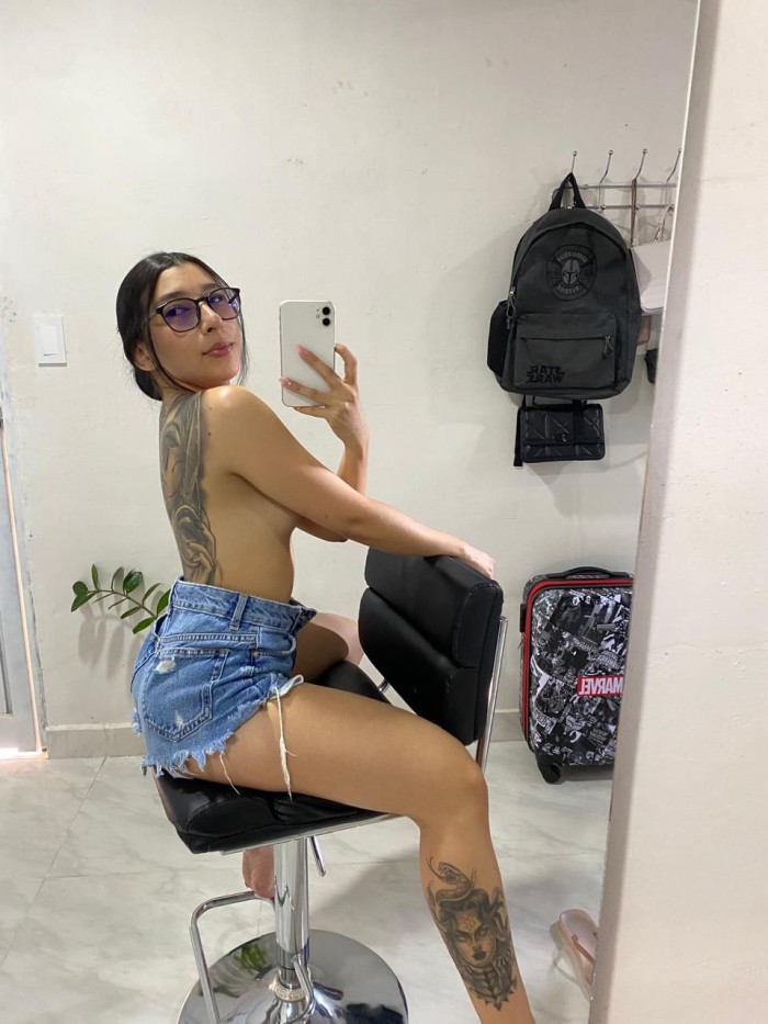 JOVENCITA PERVERTIDA CAÑERA TRAGONA MUY CHUPONA Y