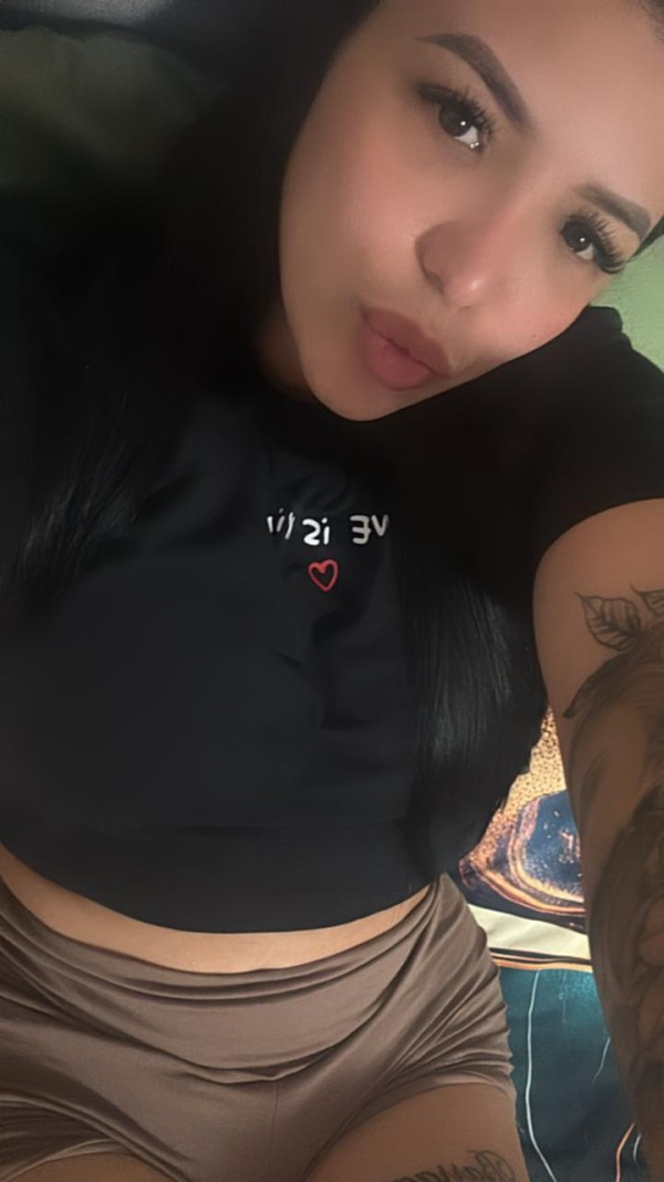 LATINA CON LENGUA JUGUETONA//PACK DE HORAS