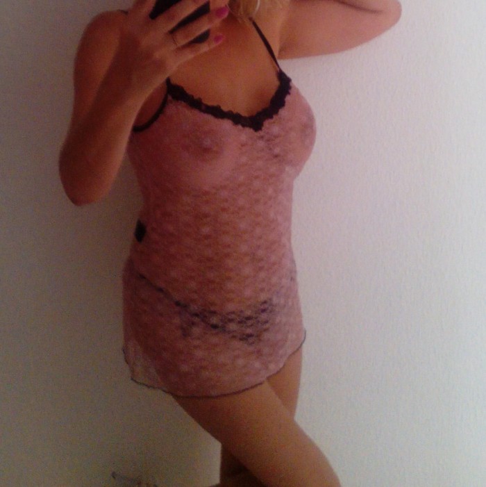 Brasileña rubia madurita buena compañera