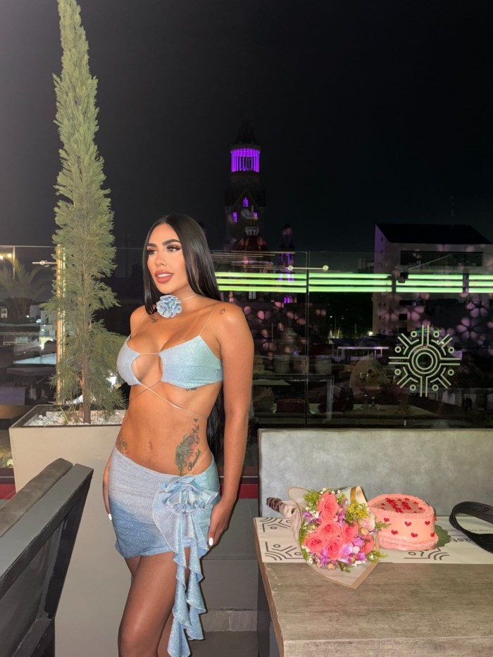 Joven exclusiva colombiana recién llegada