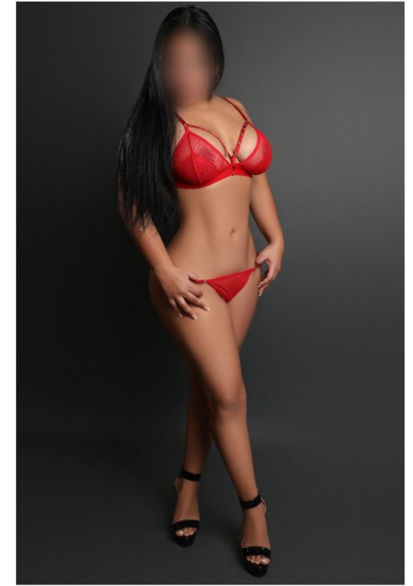 Trato de novio besos con lengua chica jovencita