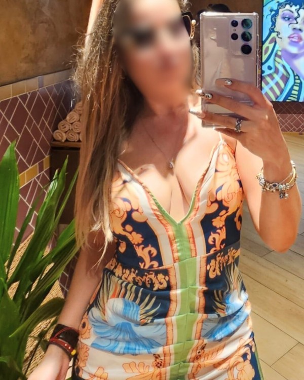 SINFLICH, HEISS UND BELIEBT – ALESSANDRA, DIE BERÜHMTE ESCORT AUS PALMA