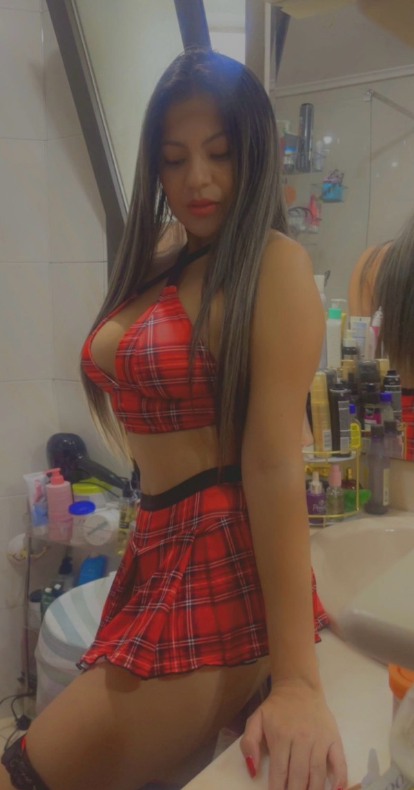 una sensual y hermosa latina