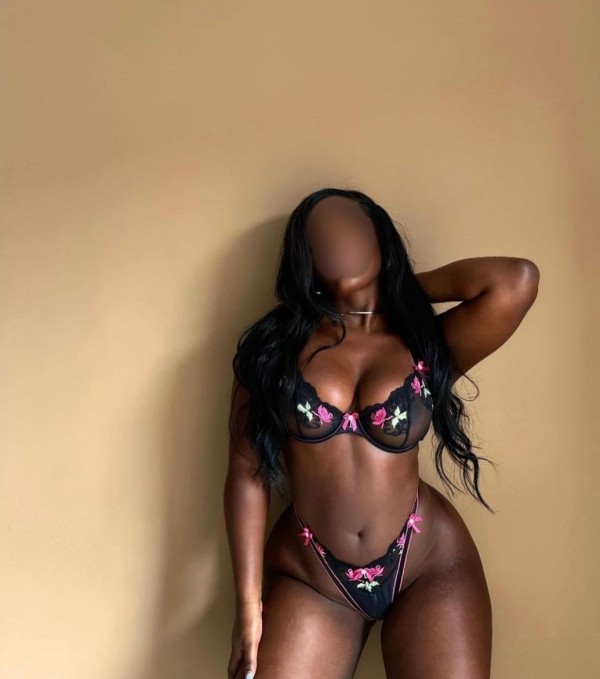 MULTIORGASMICA,  DE COÑITO ESTRECHO