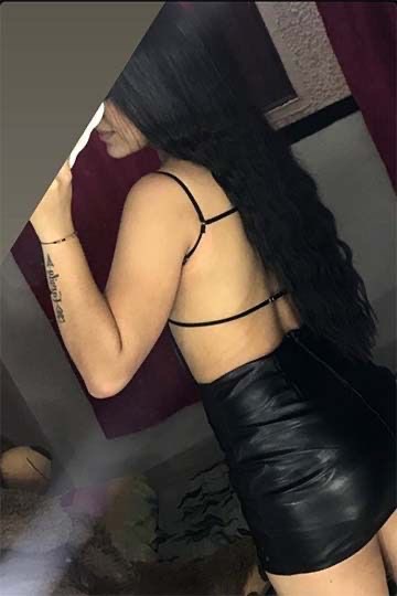 Explosiva, muñequita tragona con ganas de follar