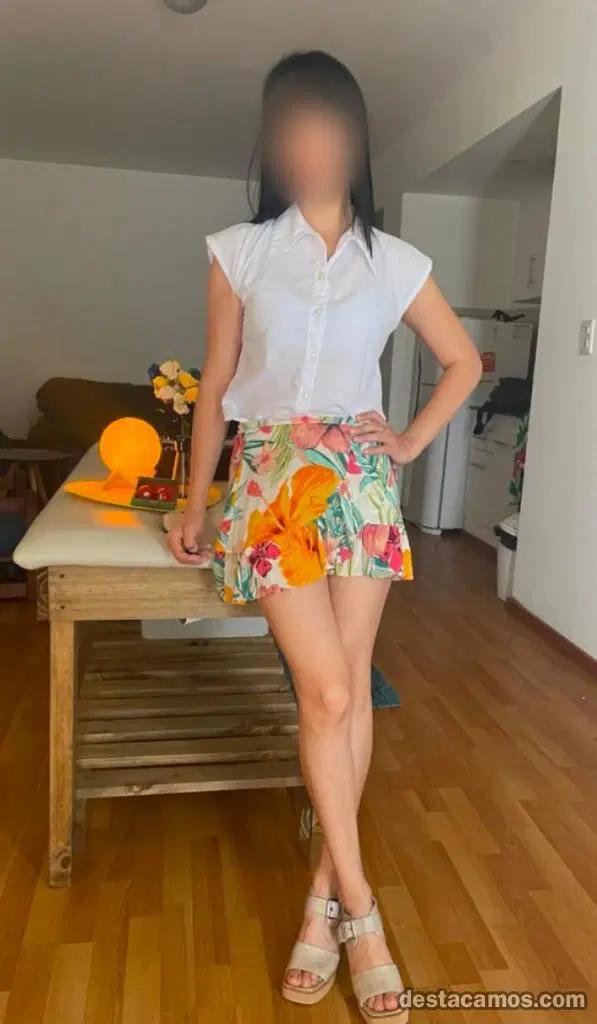 Soy Sofía masajista natural delgada educada sitio privado