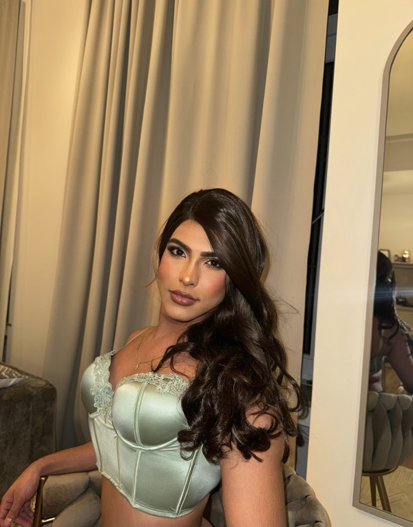 Hermosa y sensual colombiana de alto voltaje XXL