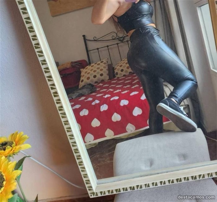 Madurita muy caliente y complaciente