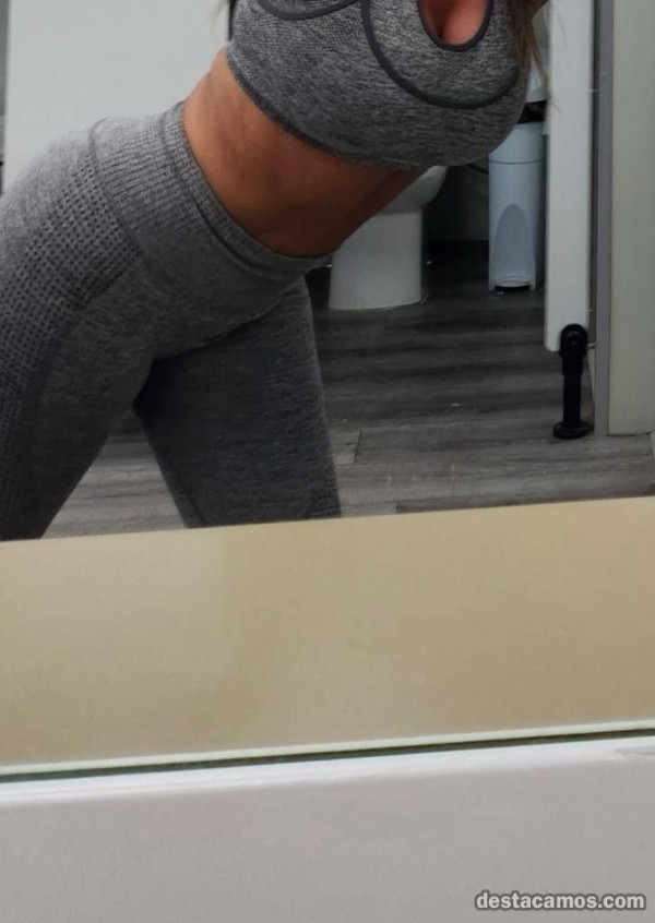 Madurita muy caliente y complaciente