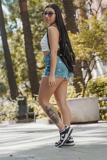 Guapísima delgadita súper cañera, niñata tragona