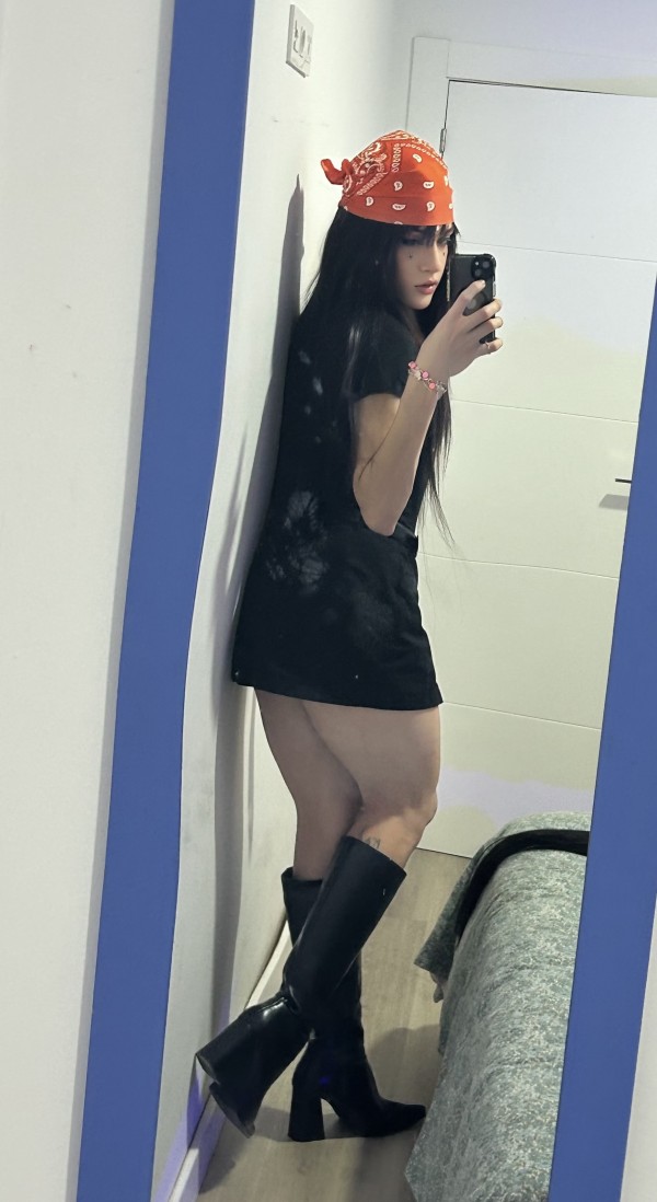 JOVENCITA VICIOSA AMANTE DEL SEXO FUERTE DOMINANTE