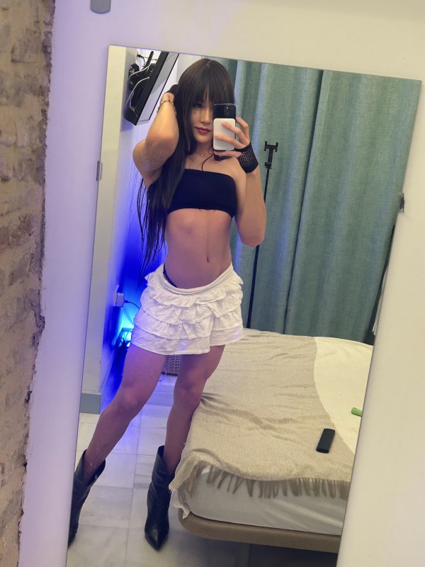 JOVENCITA VICIOSA AMANTE DEL SEXO FUERTE DOMINANTE