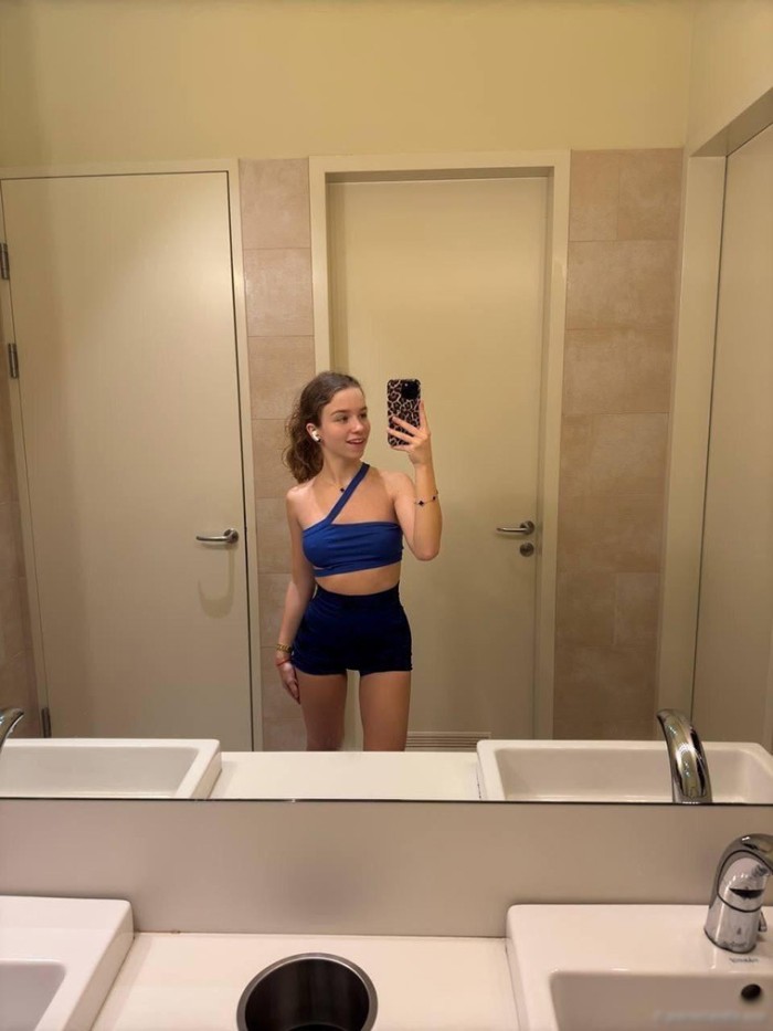 Hermosa y sensual latina recién llegada