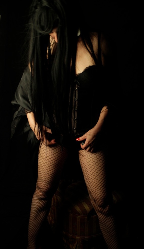 MISTRESS SKADE TRAVEL WITH ME FEMDOM BDSM  IBIZA