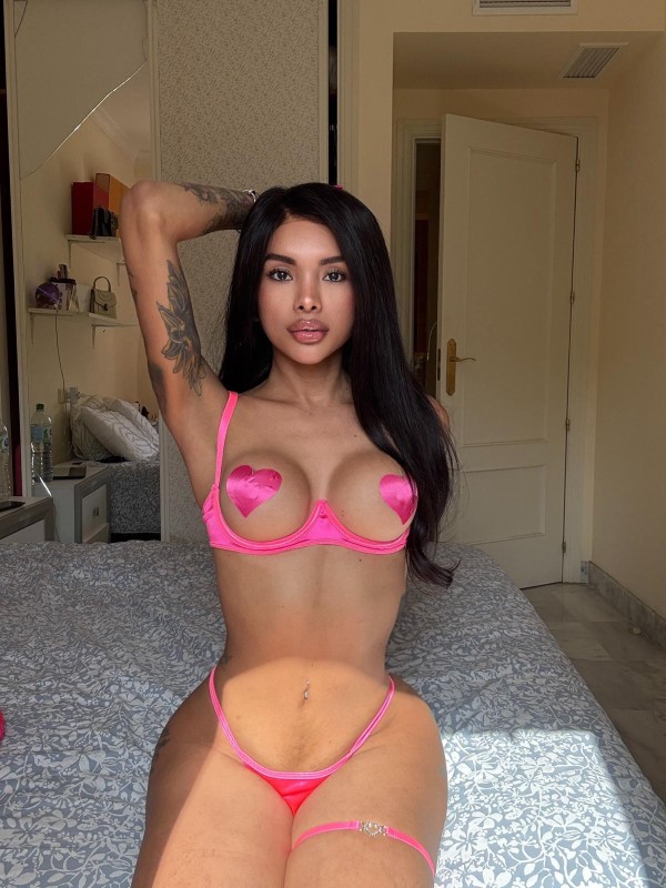 He llegado para complacerte hermosa y femenina