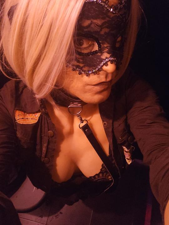 TRAVESTI RECIBO Y ME DESPLAZO. TB CONTENIDO/CAM