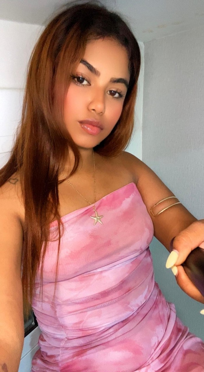 LATINA DISPUESTA Y ENTREGADA EN COLLBLANC