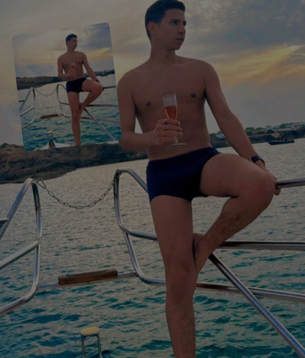 LATINO JOVEN DISCRETO PARA HOMBRES EN PATRAIX