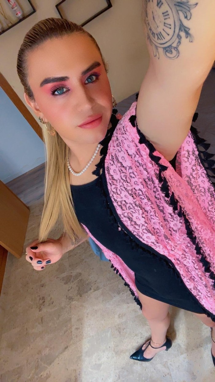 Trans colombiana ardiente en Santa Faz, sin tabúes